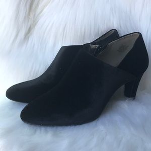 Bandolindo woman’s ankle boots size 9